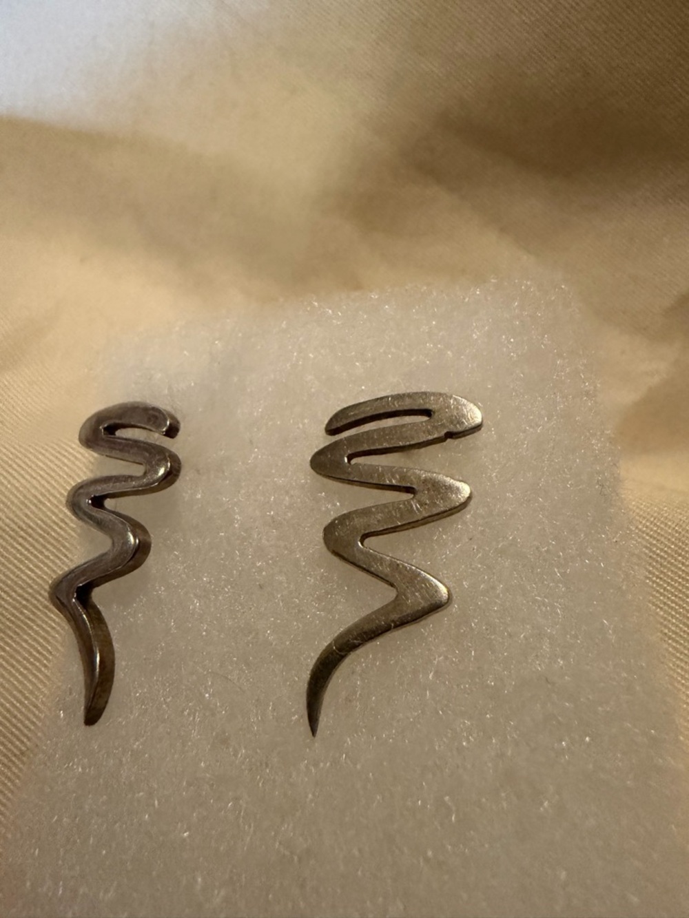 Modernist .925 Sterling Silver Taxco Zigzag Earrings. Size: 1 1/8”